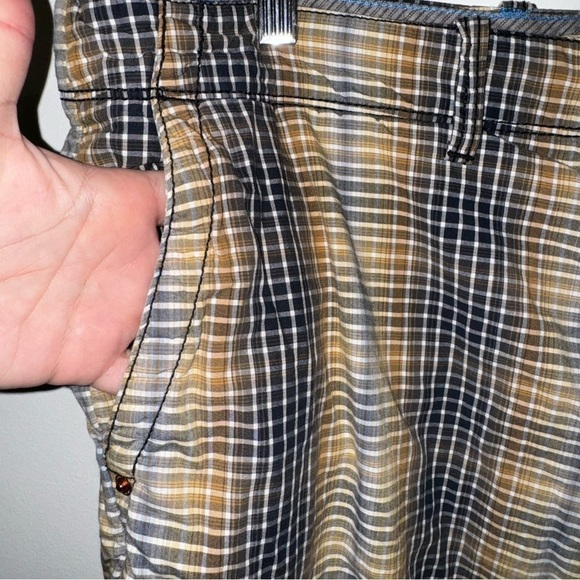 TOMMY BAHAMA JEANS (38) METAL SNAP BUTTON FLAP CARGO SHORTS MULTI-COLOR PLAID - Picture 5 of 15